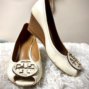 TORY BURCH OPEN TOE WEDGES